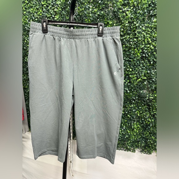 NWT Baleaf | Capri Pant - Picture 7 of 9
